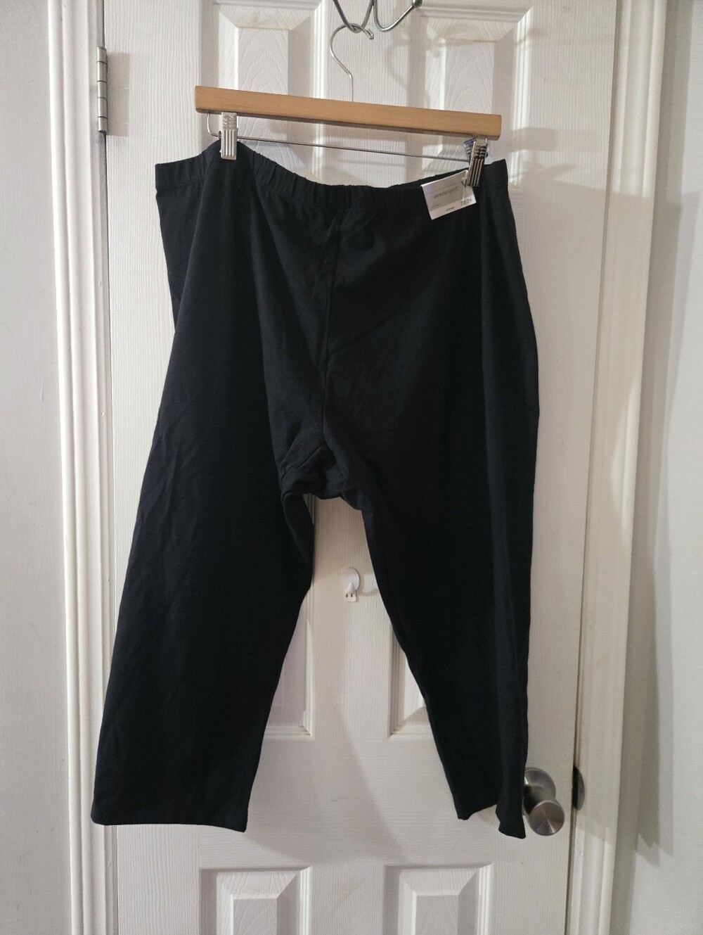 Nwt 22/24 Venezia knit capris black